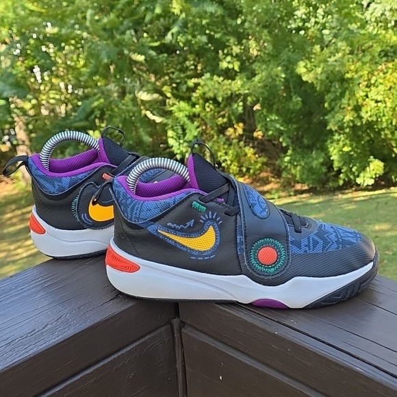 Nike Team Hustle D 11 SE PS Black Navy Gold Kids Youth Basketball FQ7659-001... - Picture 1 of 9
